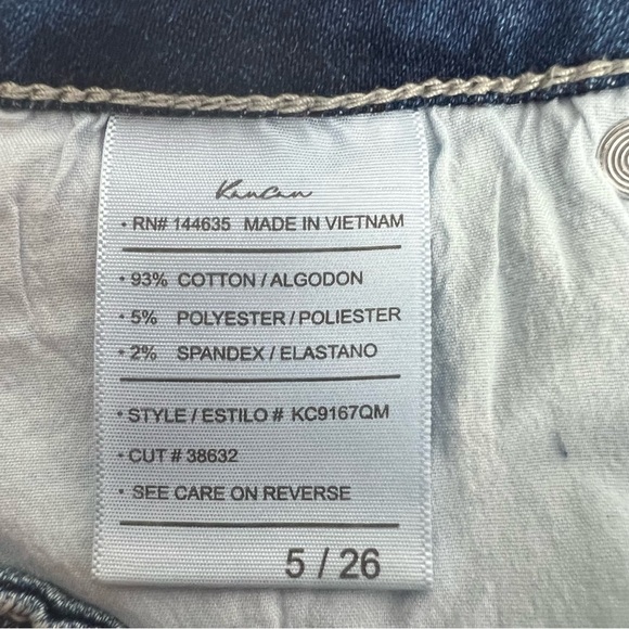 NWT KanCan Junior Women’s Blue Jeans Sz 5/26 Raw Hems W/slit Distressed Stretch - Picture 8 of 15